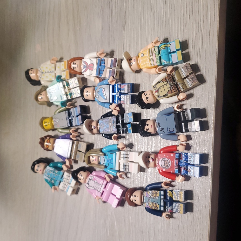 Minifigures with Extra Parts( NOT LEGOS 🚫)
